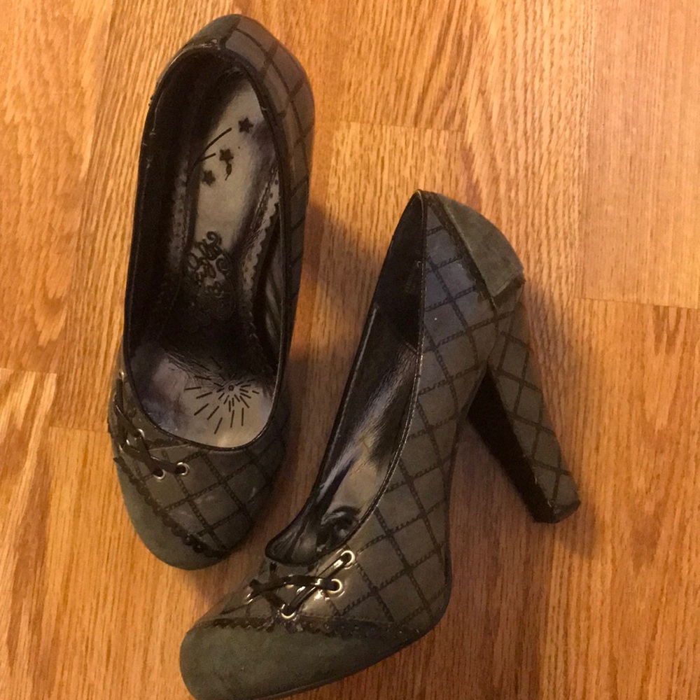 Chunky grey pumps